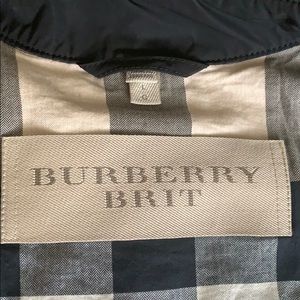 Unisex Burberry trench coat